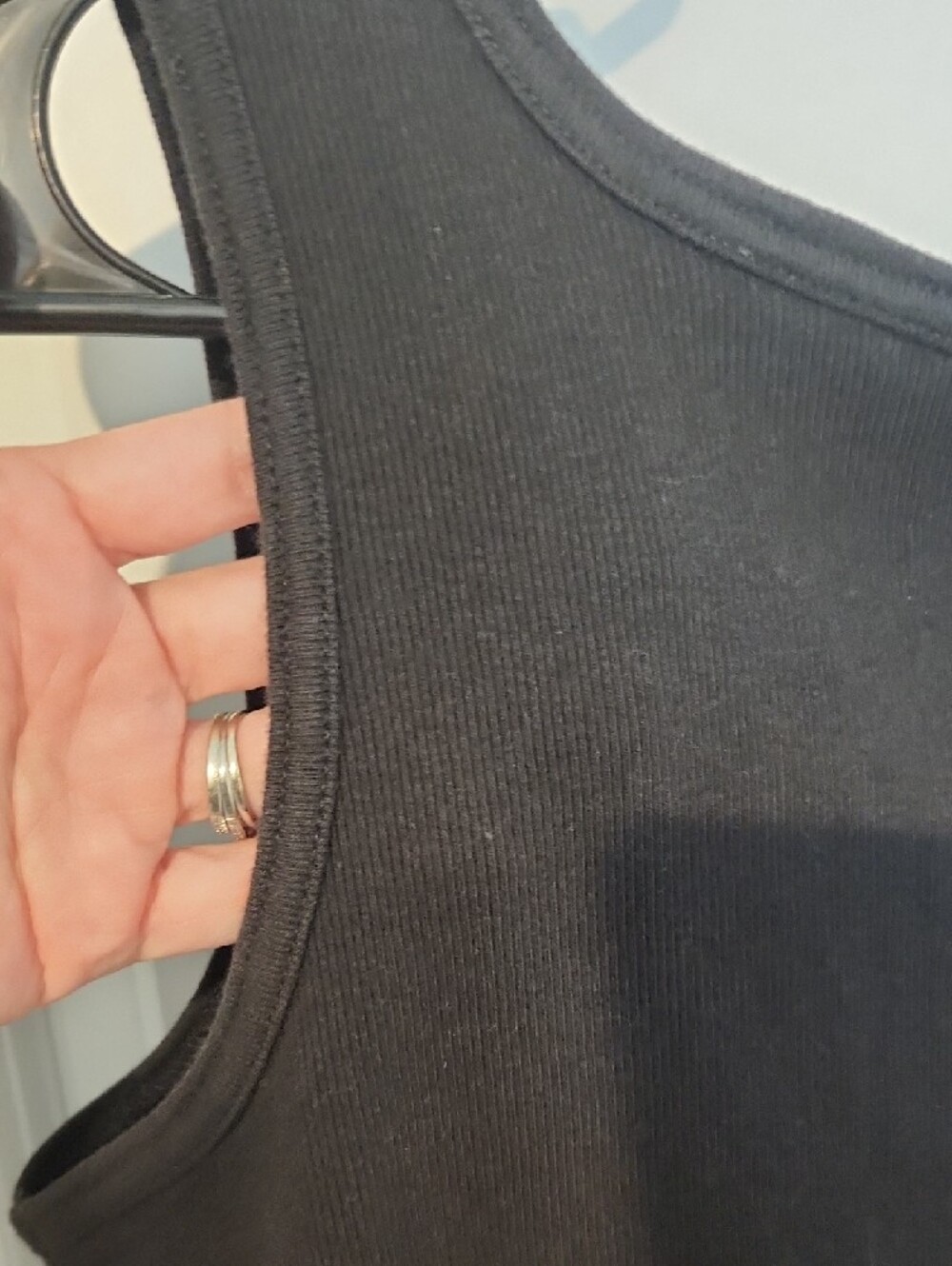 Basic Editions Black Ribbed Tank Top - Picture 4 of 4